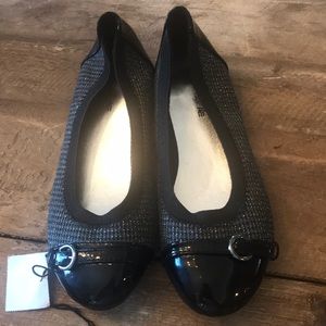American Eagle Black patent & sparkle flat